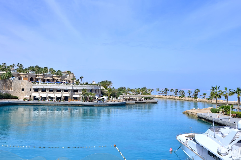Pickalbatros Citadel Resort Sahl Hasheesh — Hotel building in Sahl Hasheesh, Red Sea