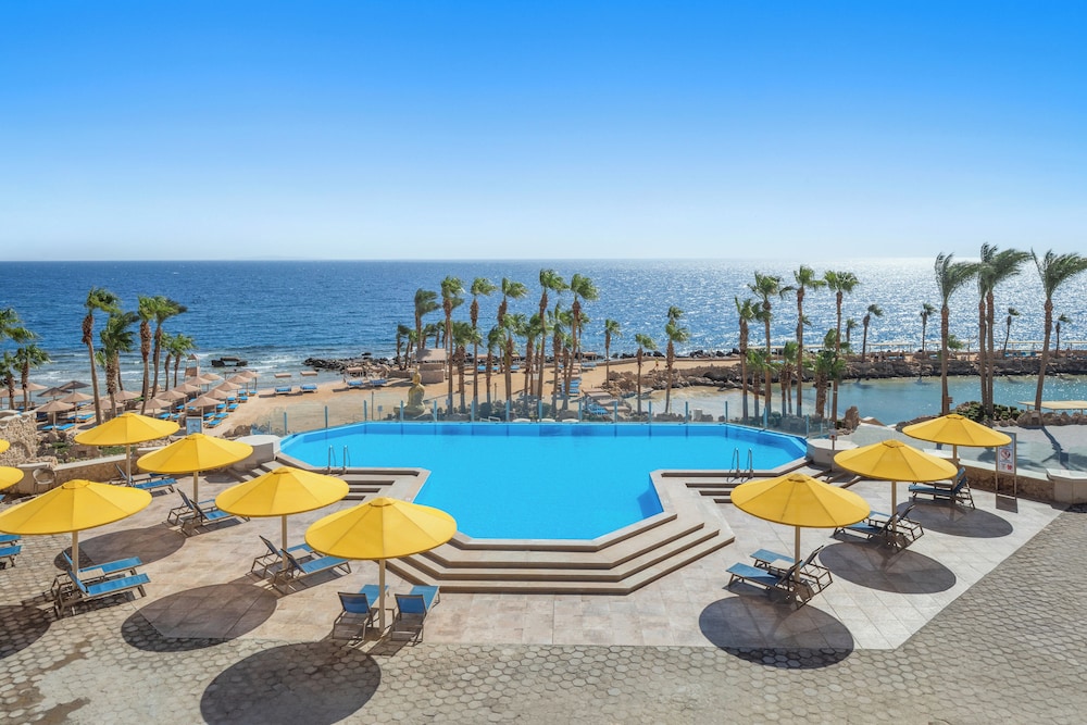 Pickalbatros Citadel Resort Sahl Hasheesh — Swimming pool in Sahl Hasheesh, Red Sea
