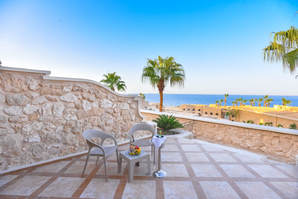 Pickalbatros Citadel Resort Sahl Hasheesh — Hotel rooms in Sahl Hasheesh, Red Sea