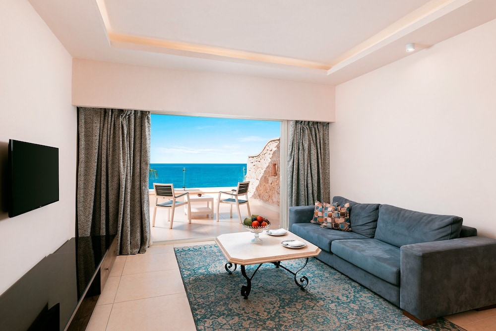 Pickalbatros Citadel Resort Sahl Hasheesh — Hotel rooms in Sahl Hasheesh, Red Sea