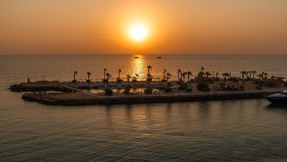 Pickalbatros Citadel Resort Sahl Hasheesh — Beach in Sahl Hasheesh, Red Sea