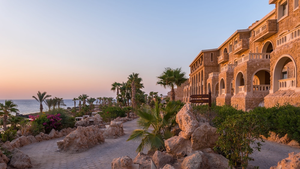 Pickalbatros Citadel Resort Sahl Hasheesh — Hotel building in Sahl Hasheesh, Red Sea