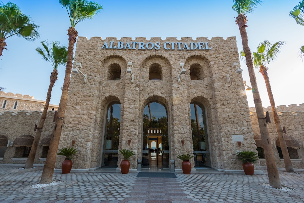 Pickalbatros Citadel Resort Sahl Hasheesh — Hotel building in Sahl Hasheesh, Red Sea