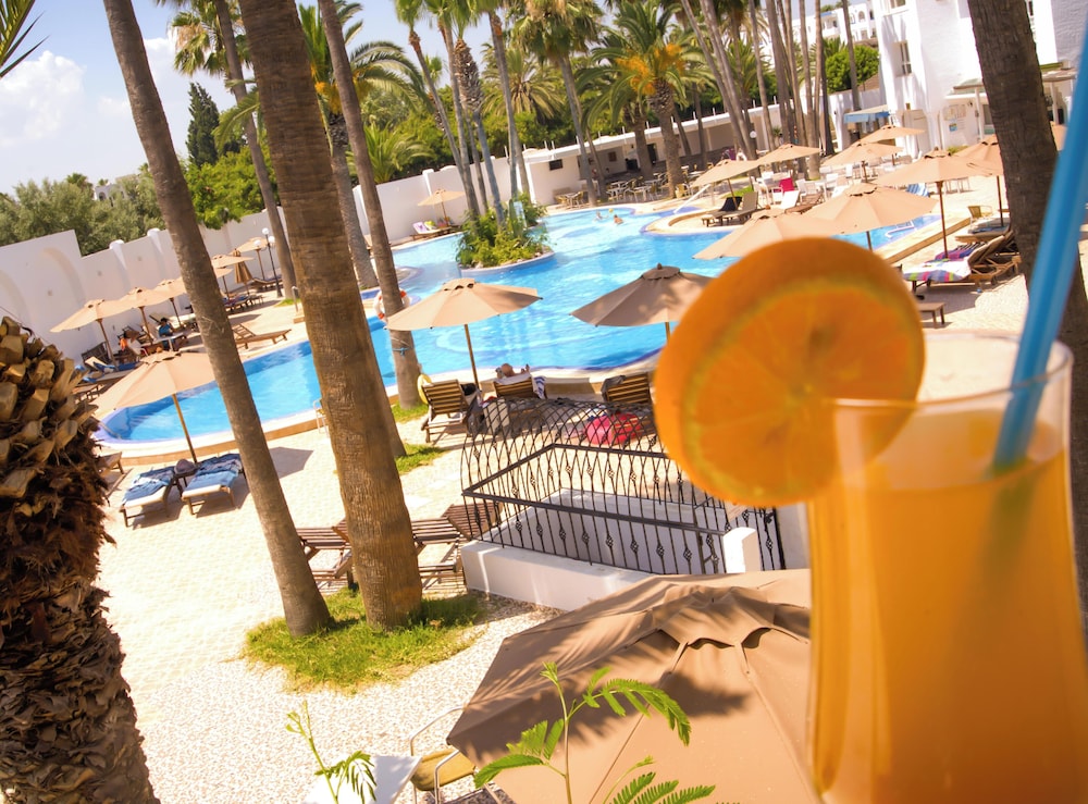 Hotel Nesrine Hammamet — Swimming pool in Hammamet, Nabeul