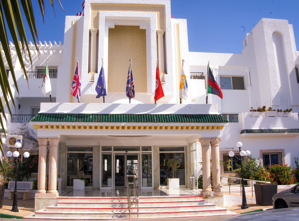 Hotel Nesrine Hammamet — Hotel building in Hammamet, Nabeul