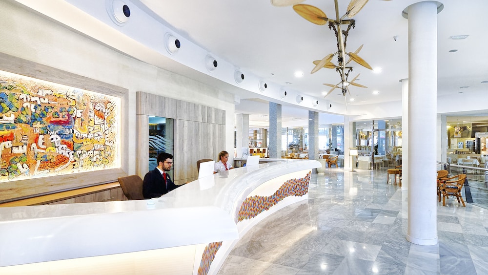 Bull Escorial & Spa — Hotel building in Playa del Ingles, Canary Islands