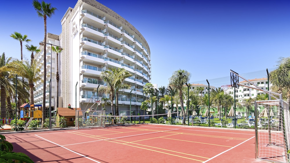 Bull Escorial & Spa — Hotel building in Playa del Ingles, Canary Islands