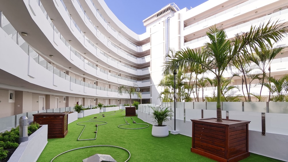 Bull Escorial & Spa — Hotel building in Playa del Ingles, Canary Islands