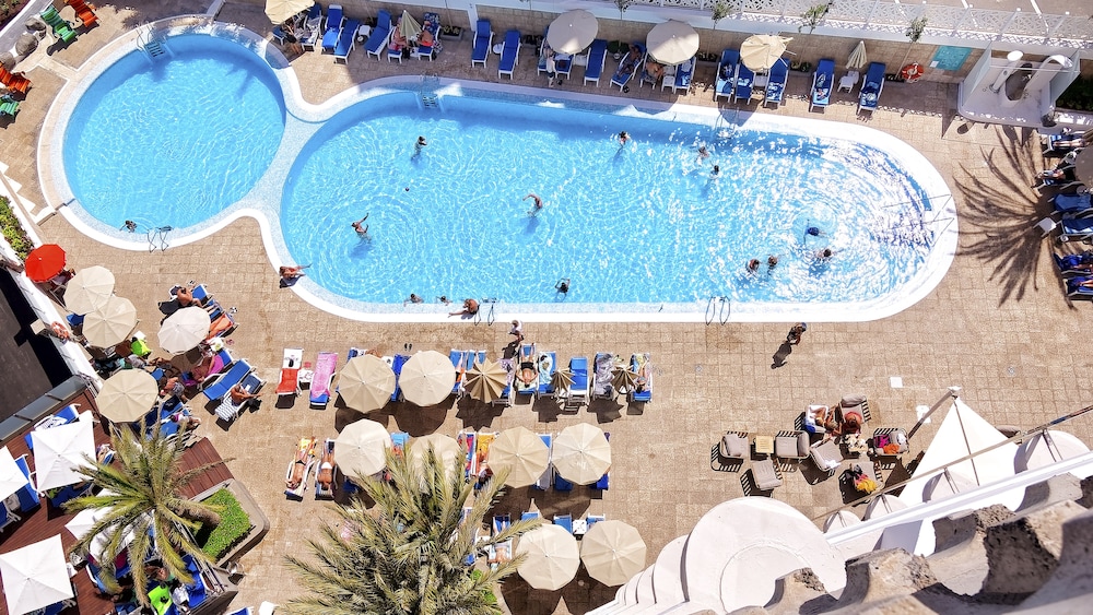 Bull Escorial & Spa — Swimming pool in Playa del Ingles, Canary Islands