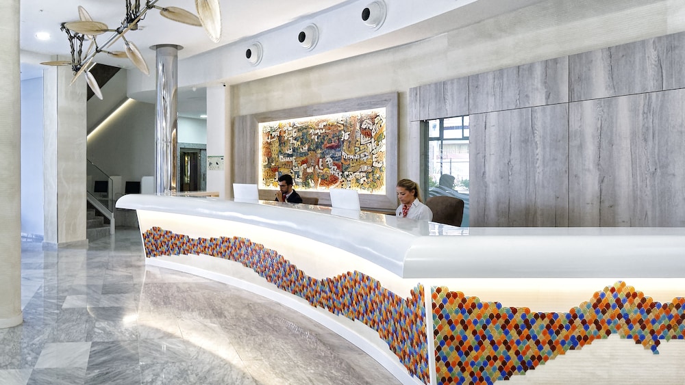 Bull Escorial & Spa — Hotel building in Playa del Ingles, Canary Islands