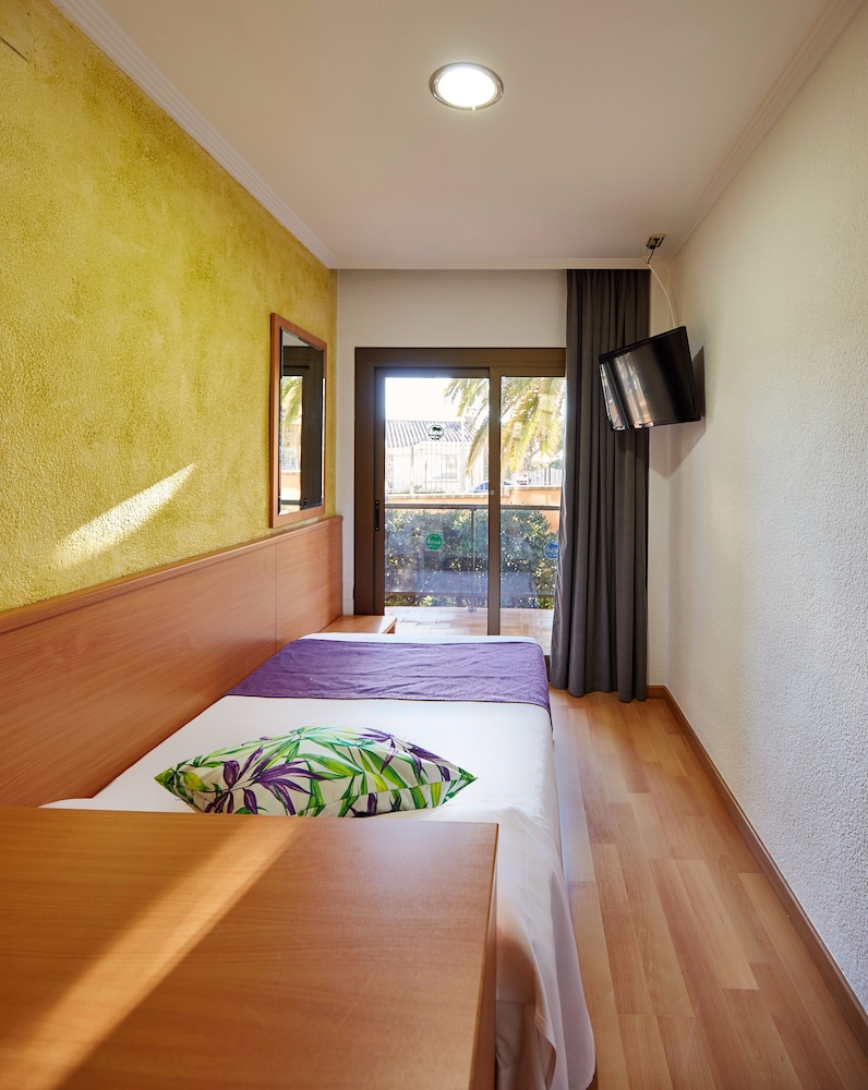 Hotel Samba — Hotel rooms in Lloret de Mar, Catalonia