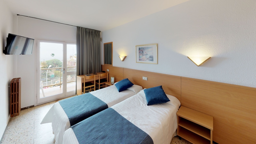 Hotel Samba — Hotel rooms in Lloret de Mar, Catalonia