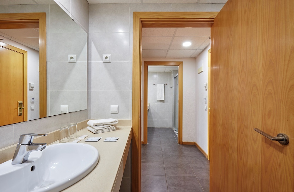 Hotel Samba — Hotel rooms in Lloret de Mar, Catalonia