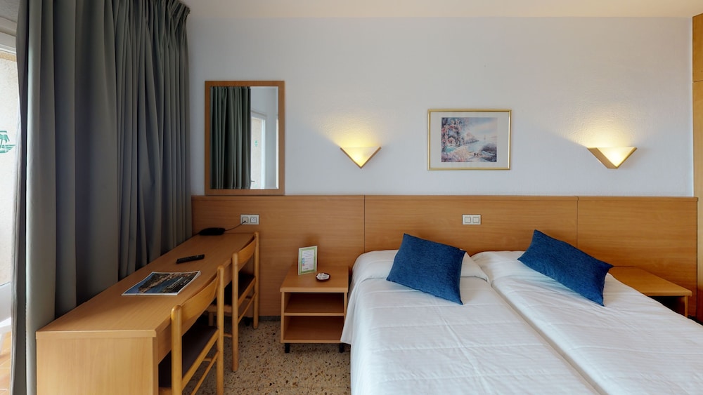 Hotel Samba — Hotel rooms in Lloret de Mar, Catalonia