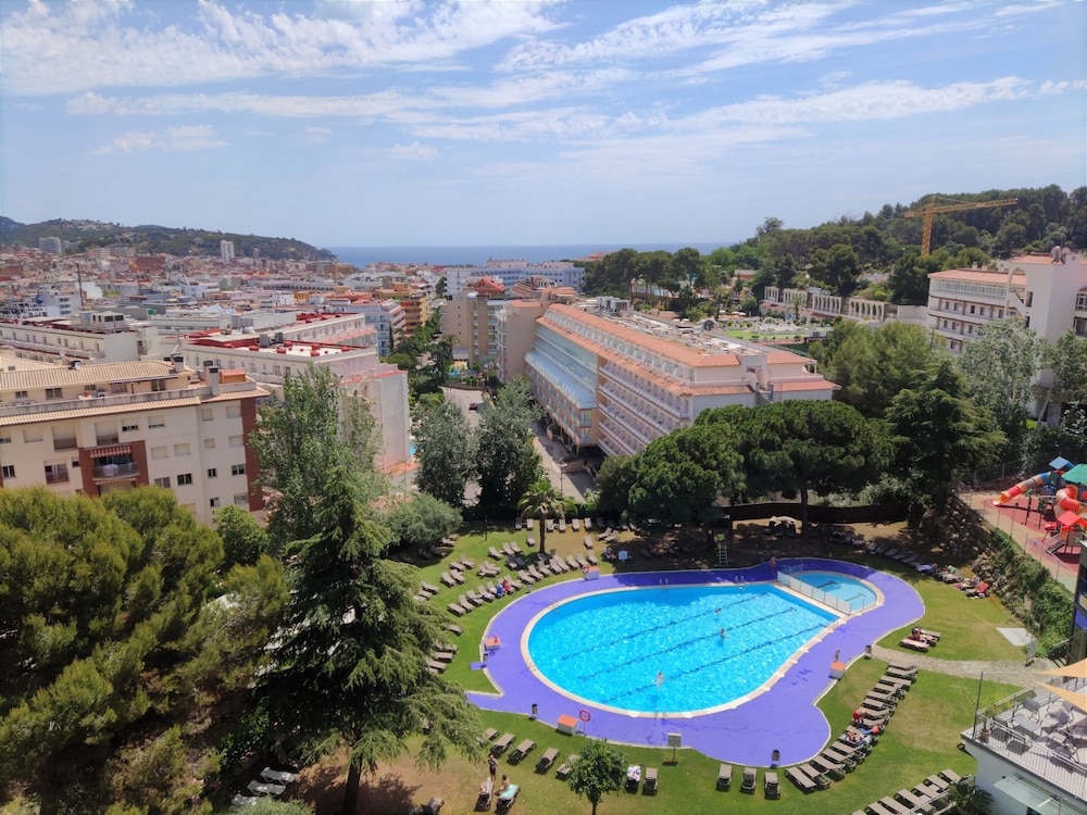 Hotel Samba — Swimming pool in Lloret de Mar, Catalonia