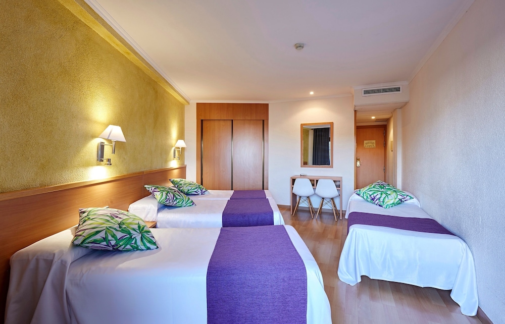 Hotel Samba — Hotel rooms in Lloret de Mar, Catalonia