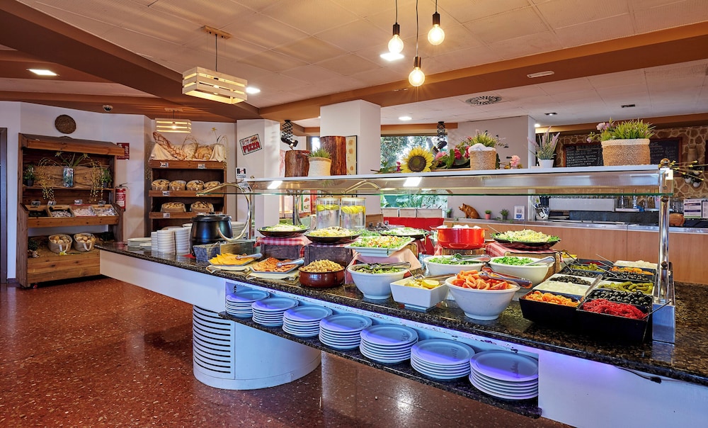 Hotel Samba — Restaurant & bars in Lloret de Mar, Catalonia