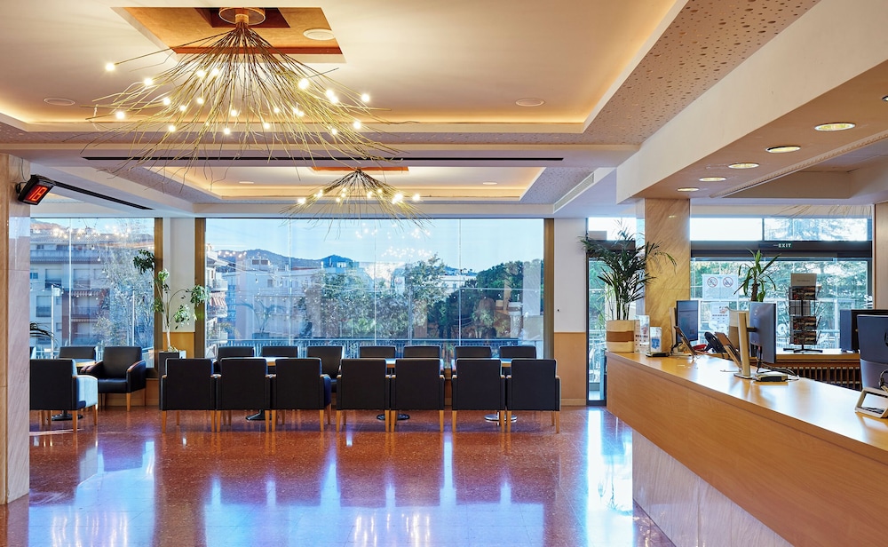 Hotel Samba — Restaurant & bars in Lloret de Mar, Catalonia