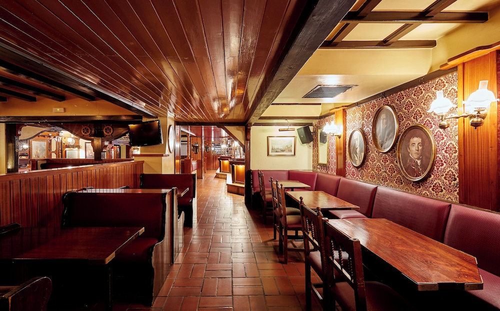 Hotel Samba — Restaurant & bars in Lloret de Mar, Catalonia