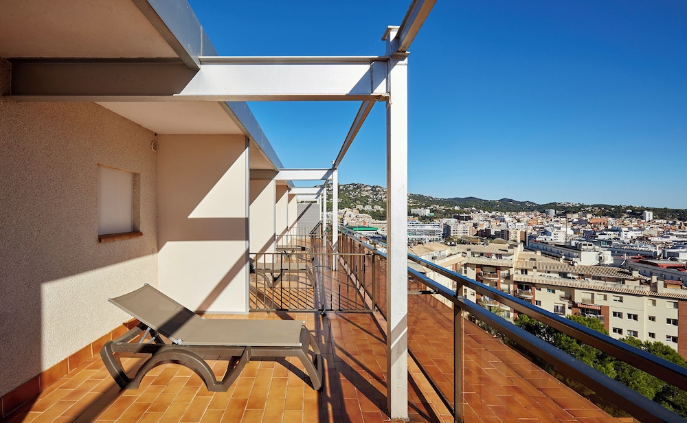 Hotel Samba — Hotel rooms in Lloret de Mar, Catalonia