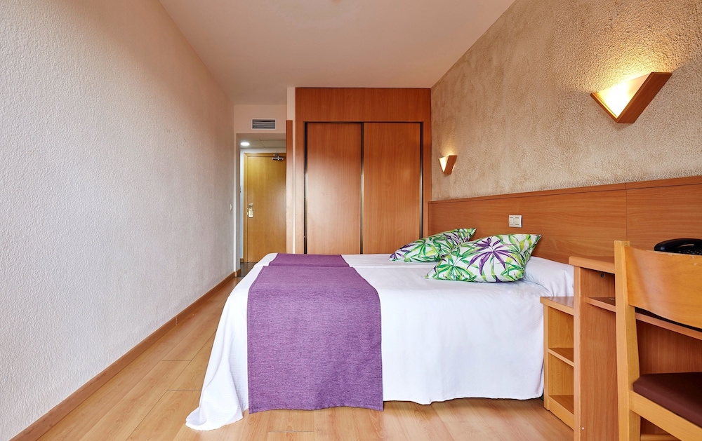 Hotel Samba — Hotel rooms in Lloret de Mar, Catalonia