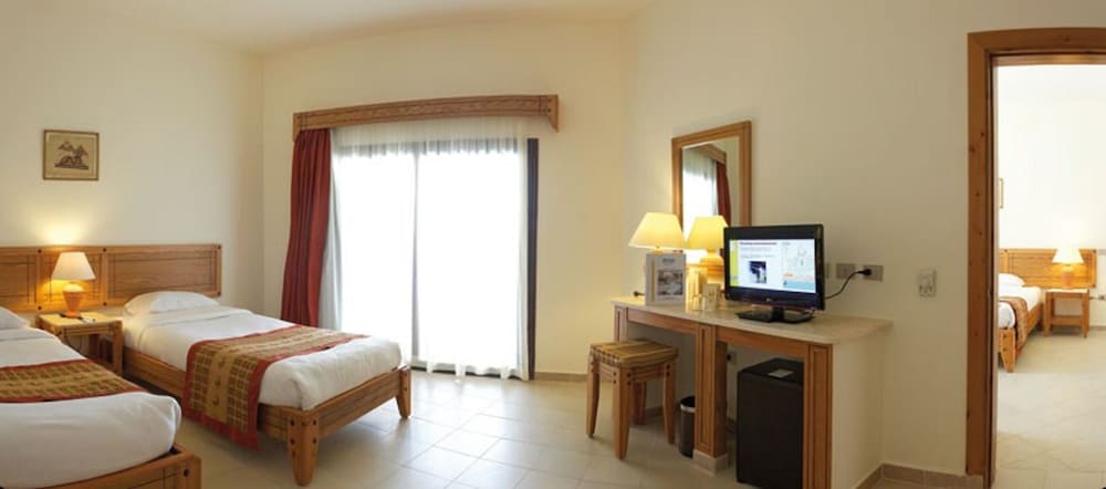 Three Corners Fayrouz Plaza Beach Resort — Hotel rooms in Marsa Alam, Red Sea