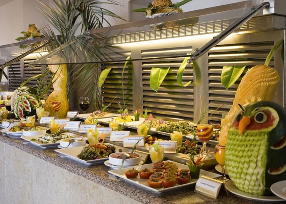 Three Corners Fayrouz Plaza Beach Resort — Restaurant & bars in Marsa Alam, Red Sea
