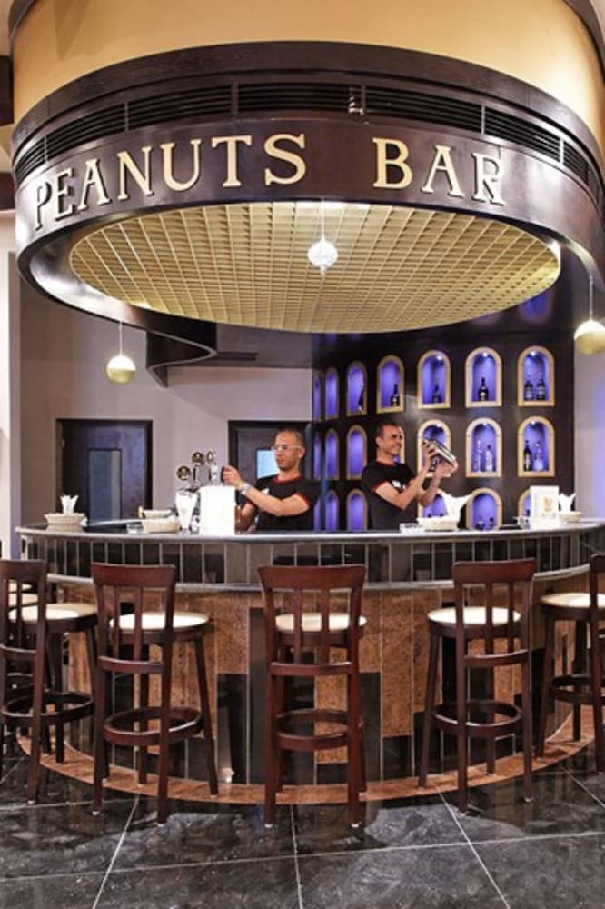 Three Corners Fayrouz Plaza Beach Resort — Restaurant & bars in Marsa Alam, Red Sea