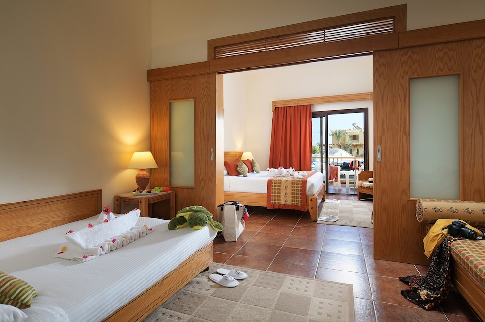 Three Corners Fayrouz Plaza Beach Resort — Hotel rooms in Marsa Alam, Red Sea