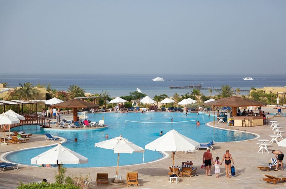 Three Corners Fayrouz Plaza Beach Resort — Swimming pool in Marsa Alam, Red Sea