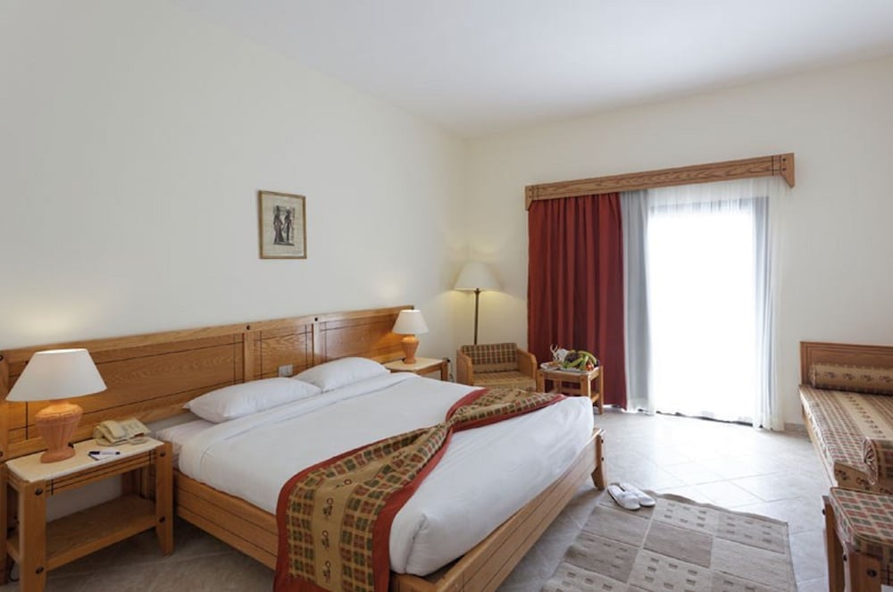 Three Corners Fayrouz Plaza Beach Resort — Hotel rooms in Marsa Alam, Red Sea