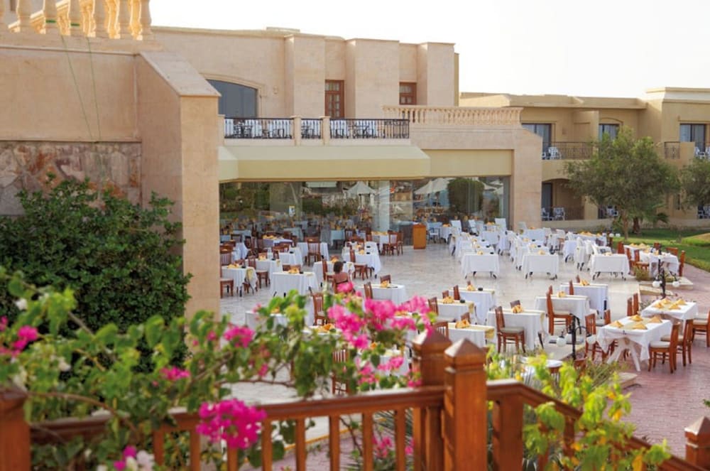 Three Corners Fayrouz Plaza Beach Resort — Restaurant & bars in Marsa Alam, Red Sea