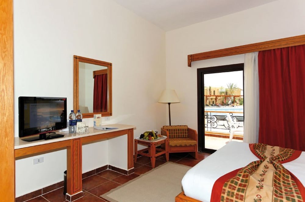 Three Corners Fayrouz Plaza Beach Resort — Hotel rooms in Marsa Alam, Red Sea