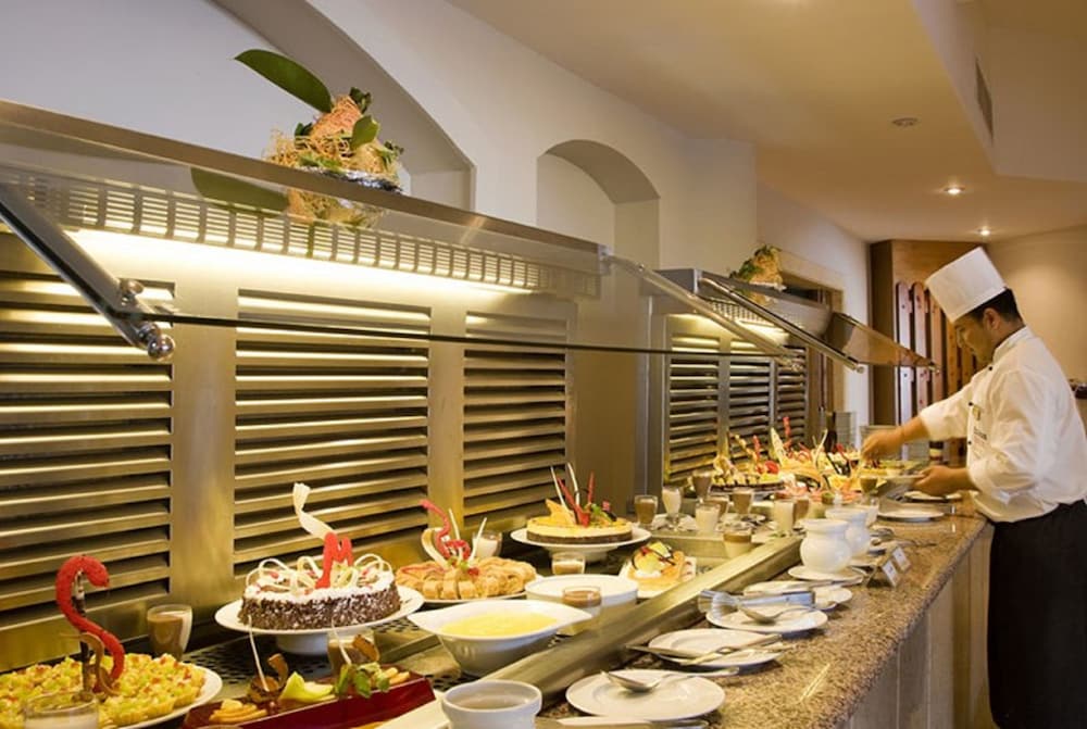 Three Corners Fayrouz Plaza Beach Resort — Restaurant & bars in Marsa Alam, Red Sea