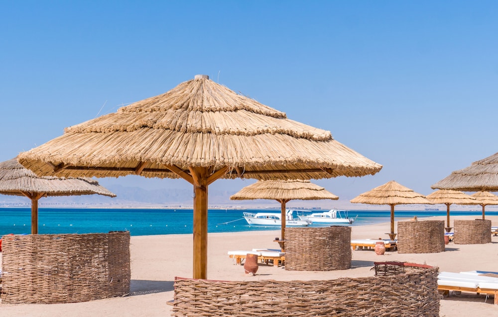 The Cascades Golf Resort Spa and Thalasso — Beach in Soma Bay, Red Sea