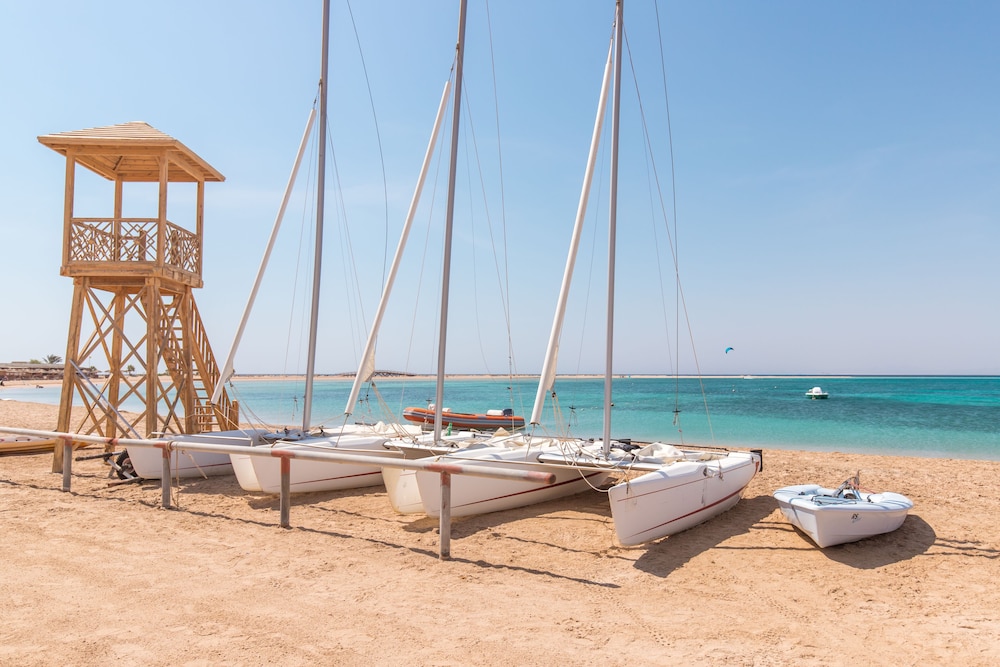 The Cascades Golf Resort Spa and Thalasso — Beach in Soma Bay, Red Sea