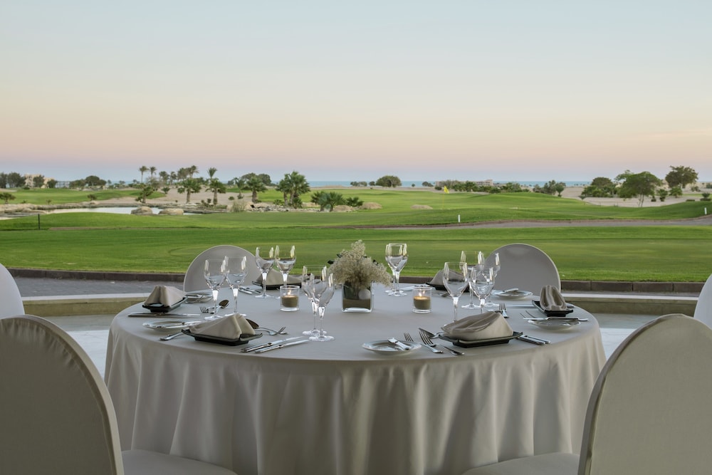 The Cascades Golf Resort Spa and Thalasso — Restaurant & bars in Soma Bay, Red Sea