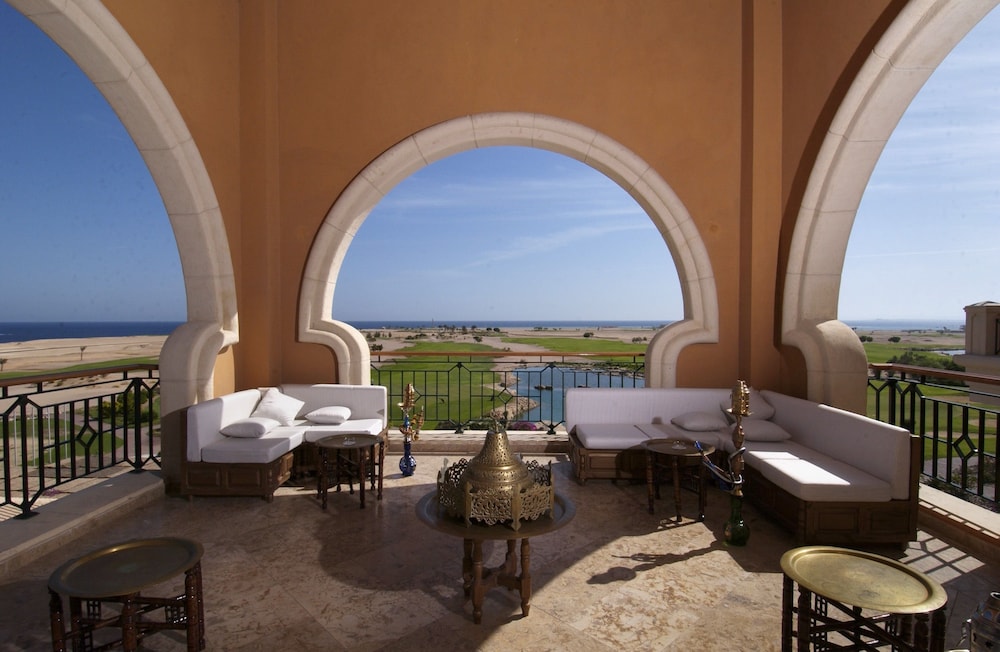 The Cascades Golf Resort Spa and Thalasso — Restaurant & bars in Soma Bay, Red Sea
