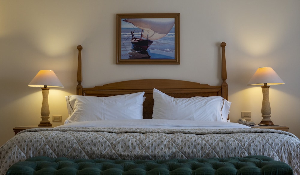 The Cascades Golf Resort Spa and Thalasso — Hotel rooms in Soma Bay, Red Sea