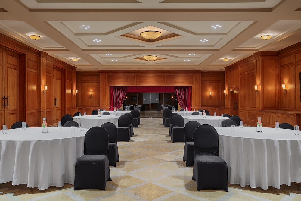 The Cascades Golf Resort Spa and Thalasso — Restaurant & bars in Soma Bay, Red Sea