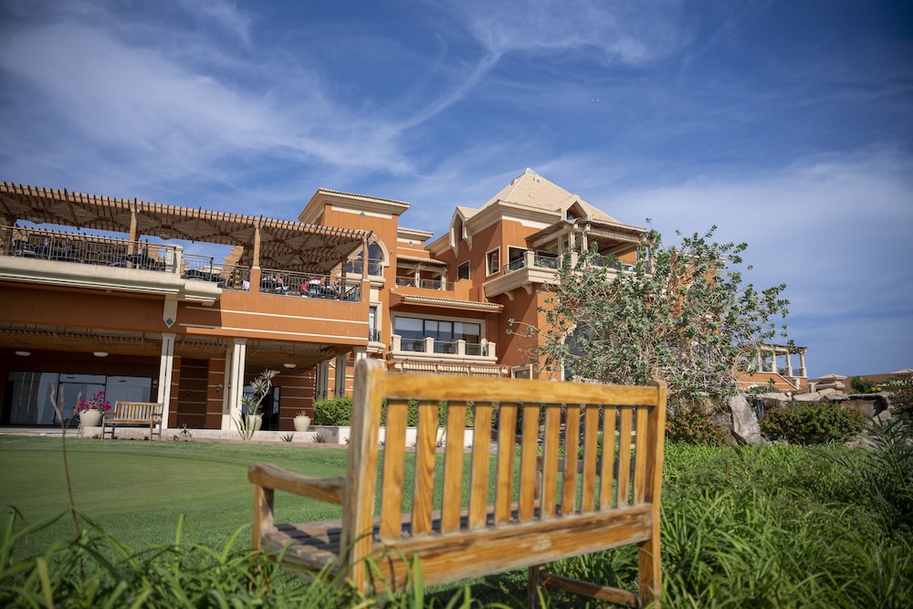 The Cascades Golf Resort Spa and Thalasso — Hotel building in Soma Bay, Red Sea