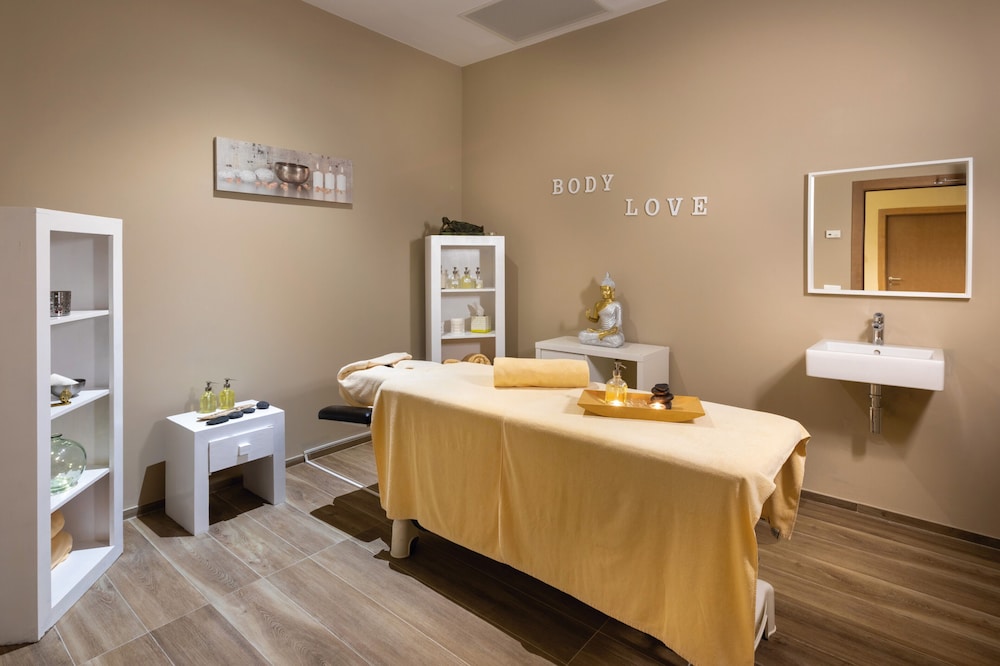 Hotel Riu Paraiso Lanzarote - All Inclusive — Spa in Puerto del Carmen, Canary Islands