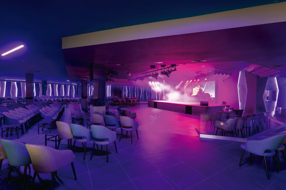 Hotel Riu Paraiso Lanzarote - All Inclusive — Restaurant & bars in Puerto del Carmen, Canary Islands
