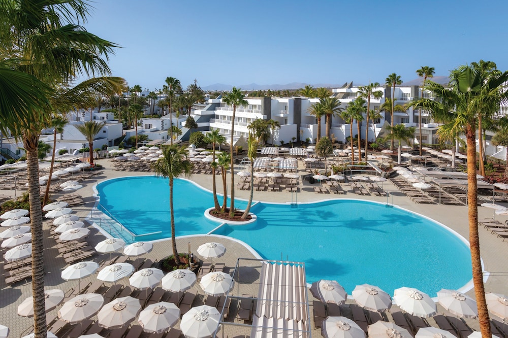 Hotel Riu Paraiso Lanzarote - All Inclusive — Swimming pool in Puerto del Carmen, Canary Islands