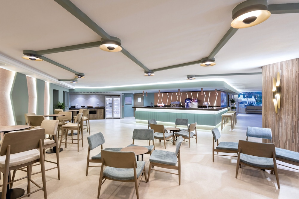 Hotel Riu Paraiso Lanzarote - All Inclusive — Restaurant & bars in Puerto del Carmen, Canary Islands