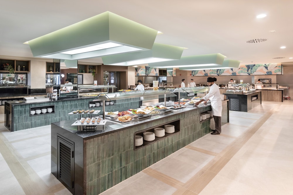 Hotel Riu Paraiso Lanzarote - All Inclusive — Restaurant & bars in Puerto del Carmen, Canary Islands