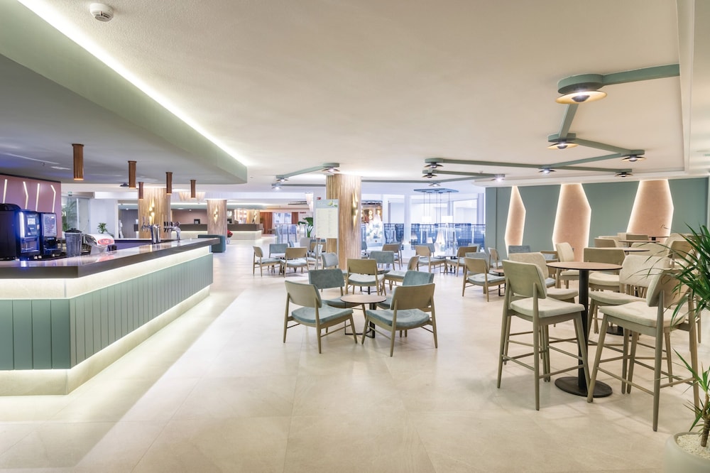 Hotel Riu Paraiso Lanzarote - All Inclusive — Restaurant & bars in Puerto del Carmen, Canary Islands