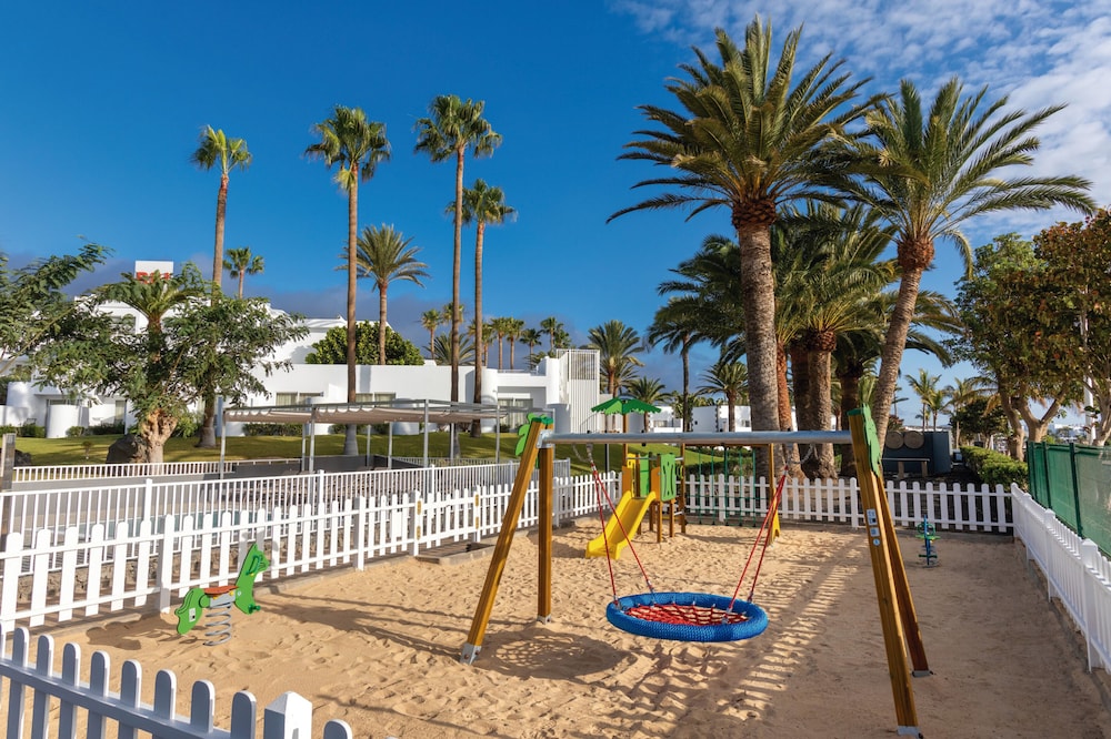 Hotel Riu Paraiso Lanzarote - All Inclusive — Beach in Puerto del Carmen, Canary Islands