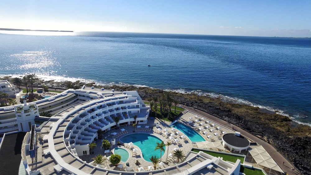 Iberostar Selection Lanzarote Park — Swimming pool in Playa Blanca, Canary Islands