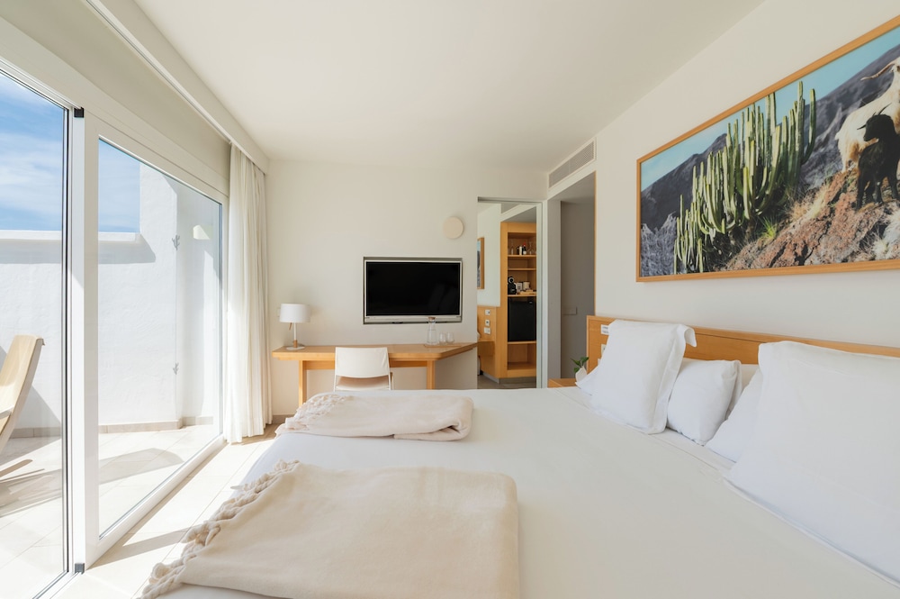 Iberostar Selection Lanzarote Park — Hotel rooms in Playa Blanca, Canary Islands
